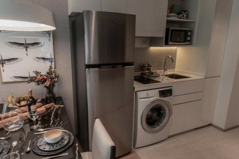 Condo in Phra Khanong, Bangkok, Thailand, 3 bedrooms  № 160935 - photo 4