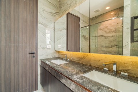 Condo in Watthana, Bangkok, Thailand, 2 bedrooms  № 160934 - photo 27