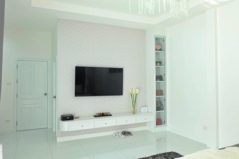Villa in Pattaya, Thailand 3 bedrooms № 160937 - photo 27