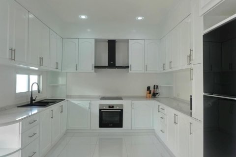 Villa in Pattaya, Thailand 3 bedrooms № 160937 - photo 8