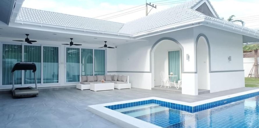 Villa in Pattaya, Thailand 3 bedrooms № 160937