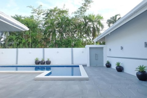 Villa in Pattaya, Thailand 3 bedrooms № 160937 - photo 13