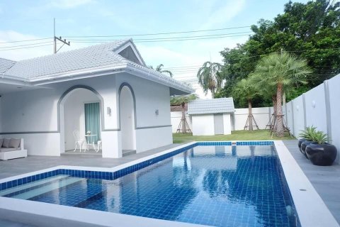 Villa in Pattaya, Thailand 3 bedrooms № 160937 - photo 12