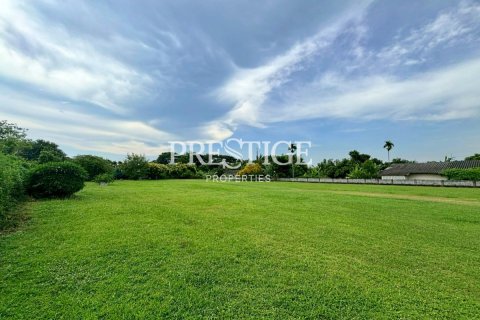Land in Pattaya, Thailand 4800 sq.m. № 197955 - photo 9