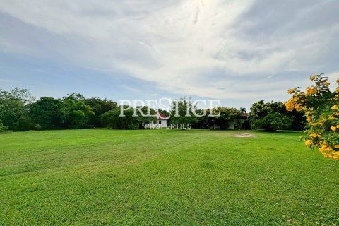 Land in Pattaya, Thailand 4800 sq.m. № 197955 - photo 11