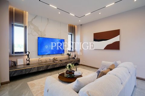 House in Pattaya, Thailand 4 bedrooms № 197950 - photo 4