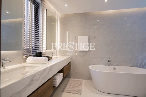 House in Pattaya, Thailand 4 bedrooms № 197950 - photo 18