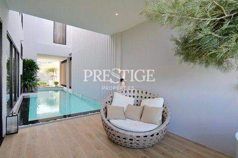 House in Pattaya, Thailand 4 bedrooms № 197950 - photo 2
