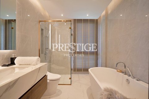 House in Pattaya, Thailand 4 bedrooms № 197950 - photo 15