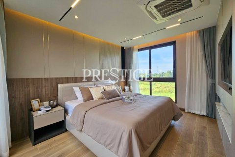 House in Pattaya, Thailand 4 bedrooms № 197950 - photo 13