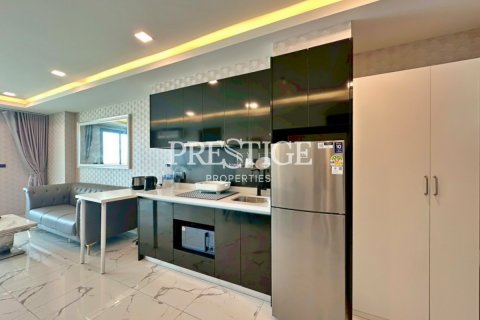 Condo in Pattaya, Thailand, 2 bedrooms № 197953 - photo 10