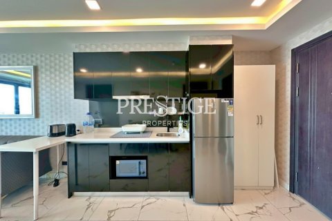Condo in Pattaya, Thailand, 2 bedrooms № 197953 - photo 11