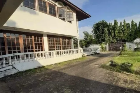 Haus in Phra Khanong, Bangkok, Thailand 5 Schlafzimmer № 215471 - Foto 3