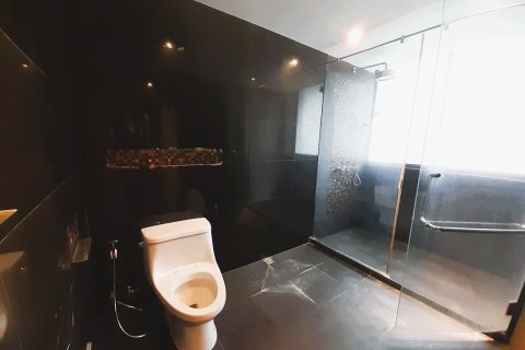 Condo in Watthana, Bangkok, Thailand, 3 bedrooms  № 161163 - photo 14