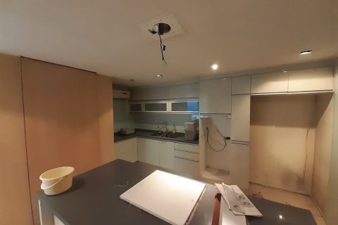 Condo in Watthana, Bangkok, Thailand, 3 bedrooms  № 161163 - photo 18