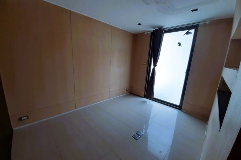 Condo in Watthana, Bangkok, Thailand, 3 bedrooms  № 161163 - photo 17