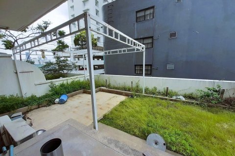 Condo in Watthana, Bangkok, Thailand, 3 bedrooms  № 161163 - photo 16