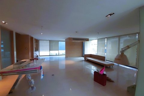 Condo in Watthana, Bangkok, Thailand, 3 bedrooms  № 161163 - photo 20