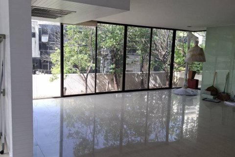 Condo in Watthana, Bangkok, Thailand, 3 bedrooms  № 161163 - photo 6