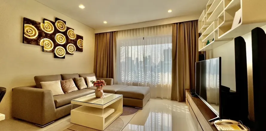 Studio in the Condo in Sathon, Bangkok, Thailand  № 161166