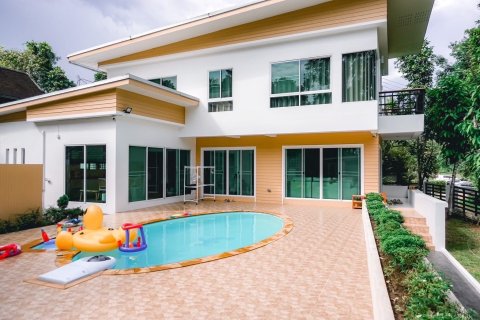 Дом в Чиангмае, Таиланд с 4 спальнями  № 161165