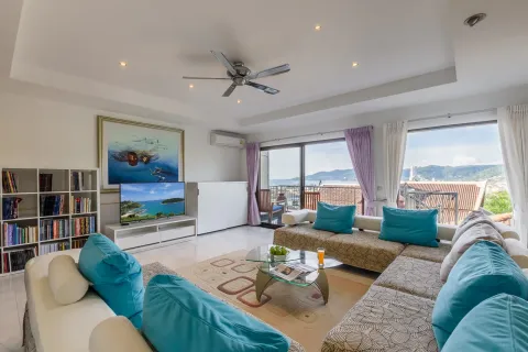 Townhouse in Kathu, Thailand 3 bedrooms № 161168 - photo 5