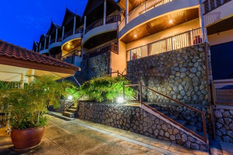 Townhouse in Kathu, Thailand 3 bedrooms № 161168 - photo 3