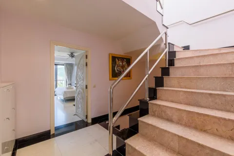 Townhouse in Kathu, Thailand 3 bedrooms № 161168 - photo 12