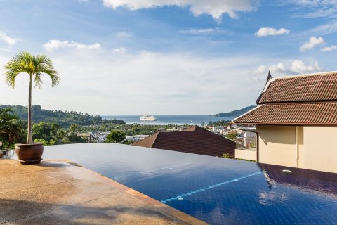 Townhouse in Kathu, Thailand 3 bedrooms № 161168 - photo 2