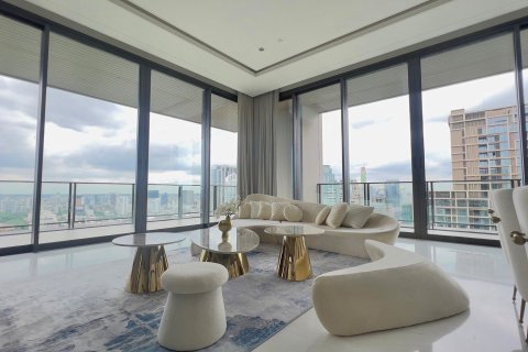 Penthouse in Pathum Wan, Bangkok, Thailand 4 bedrooms № 161164 - photo 2