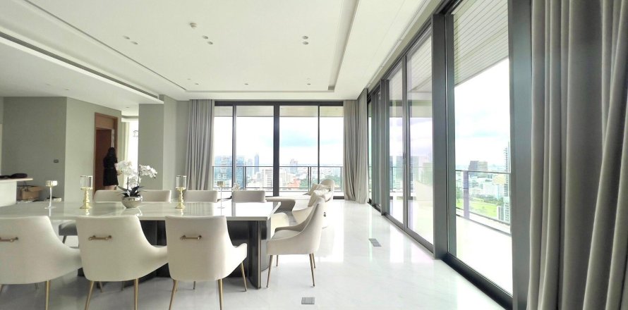 Penthouse in Pathum Wan, Bangkok, Thailand 4 bedrooms № 161164