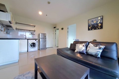 Condo in Bangkok, Thailand, 2 bedrooms  № 157680 - photo 6