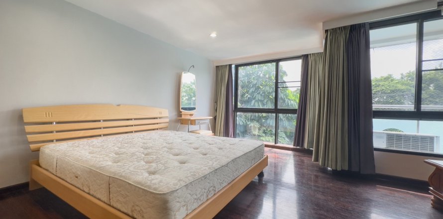 Condo in Bangkok, Thailand, 2 bedrooms  № 157681