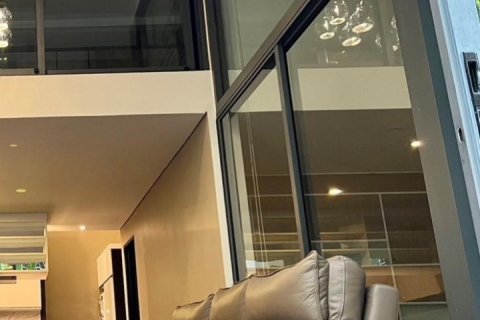 Condo in Bangkok, Thailand, 2 bedrooms  № 157683 - photo 7