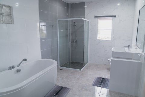 Villa in Saraphi, Thailand 4 bedrooms № 153984 - photo 13