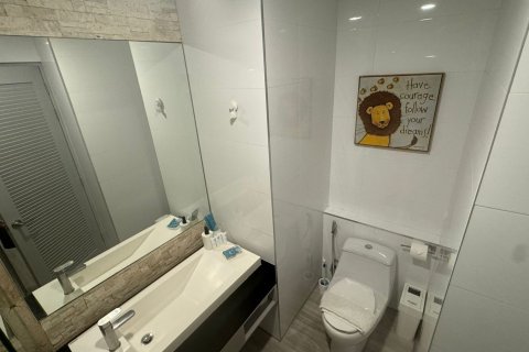 Studio dans le Condo à Phuket, Thaïlande  № 153988 - photo 13