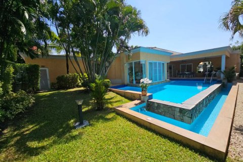 Дом в Паттайе, Таиланд с 2 спальнями  № 153987 - фото 1