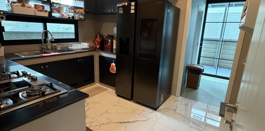 Дом в Бангкоке, Таиланд с 6 спальнями  № 164297