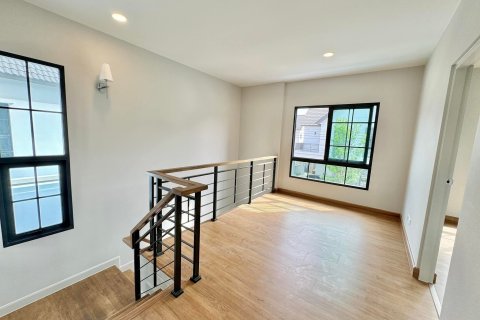 Maison à Bang Kaeo, Thaïlande 4 chambres № 167798 - photo 8