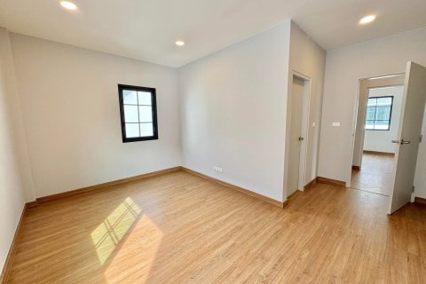 Maison à Bang Kaeo, Thaïlande 4 chambres № 167798 - photo 10