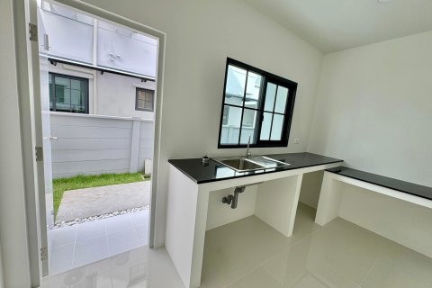 Maison à Bang Kaeo, Thaïlande 4 chambres № 167798 - photo 12