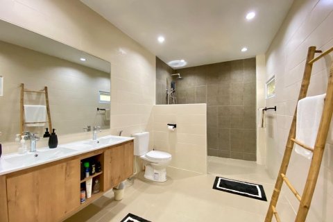 Villa in Chiang Mai, Thailand 4 bedrooms № 133367 - photo 16