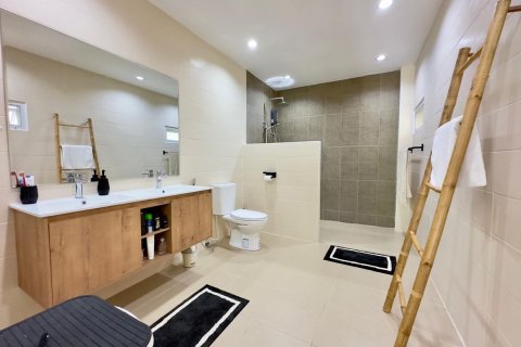 Villa in Chiang Mai, Thailand 4 bedrooms № 133367 - photo 25