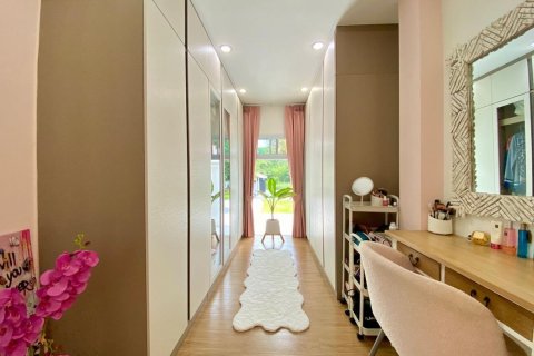 Villa in Chiang Mai, Thailand 4 bedrooms № 133367 - photo 15