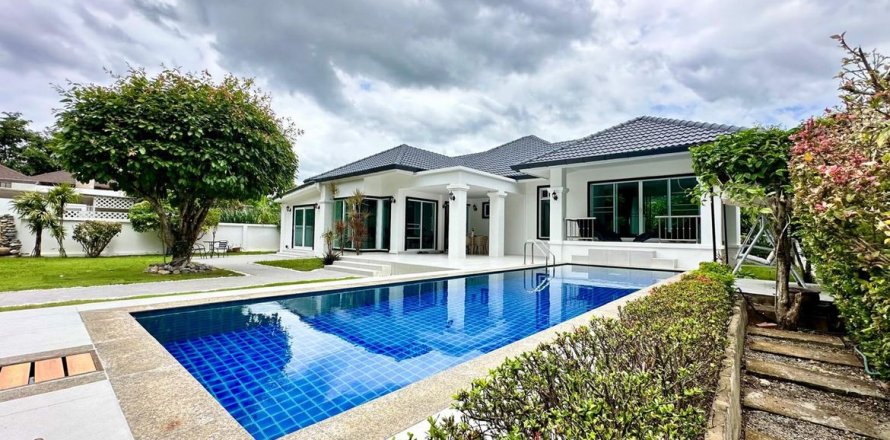 Villa in Chiang Mai, Thailand 4 bedrooms № 133367