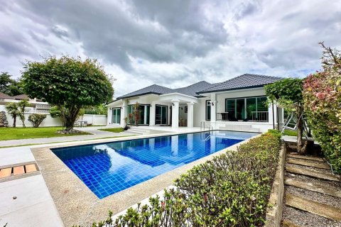 Villa in Chiang Mai, Thailand 4 bedrooms № 133367