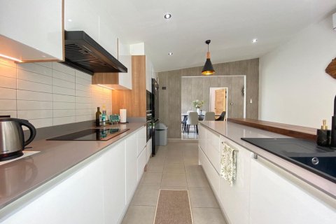 Villa in Chiang Mai, Thailand 4 bedrooms № 133367 - photo 9