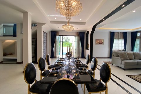 House in Chiang Mai, Thailand 6 bedrooms № 133366 - photo 14