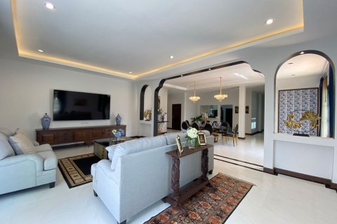 House in Chiang Mai, Thailand 6 bedrooms № 133366 - photo 12