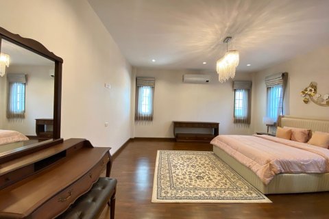 House in Chiang Mai, Thailand 6 bedrooms № 133366 - photo 23